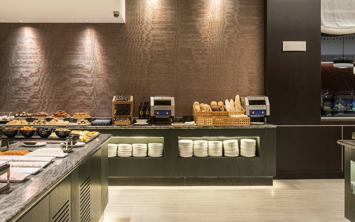 Pequeno-almoço buffet hotel ilunion málaga Pequeno-almoço buffet hotel ilunion málaga